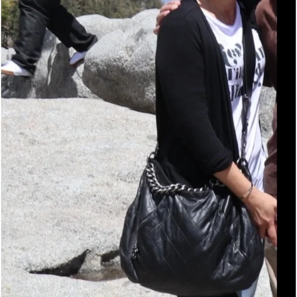 💯% Authentic Chanel hobo crossbody bag - Picture 14 of 17